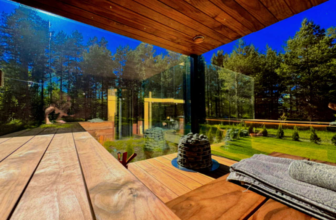 broneeri-tahkuranna-minivilla-saun-vaade-2 Villa kahele lummavas männimetsas